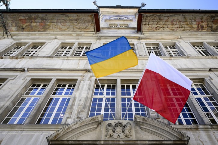 Lausanne arbore les couleurs de l'Ukraine comme d'autres villes suisses. La ville de Fribourg n'a rien décidé. © keystone-sda.ch