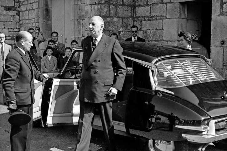Le général de Gaulle a échappé à deux attentats, en septembre 1961 et août 1962, alors qu’il circulait à bord de la Citroën présidentielle.  © Keystone