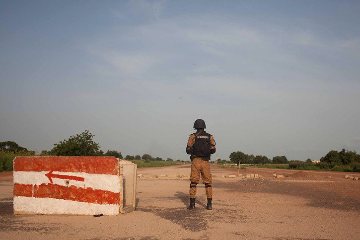 Le Burkina Faso, en particulier le nord et l'est, est depuis 2015 la cible d'attaques djihadistes perpétrées par des mouvements affiliés à Al-Qaïda et au groupe Etat islamique (archives). © KEYSTONE/AP/THEO RENAUT