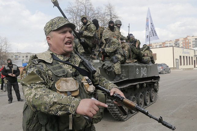 Moscou annonce la prise d'une ville-clé, frappes sur Sloviansk