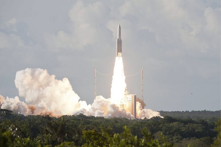 Les satellites ont été emmenés à bord d'une fusée Ariane 5, qui a décollé du Centre spatial de Kourou en Guyane française (archives). © KEYSTONE/EPA/G BARBASTE / ESA-CNES-ARIANESPAC