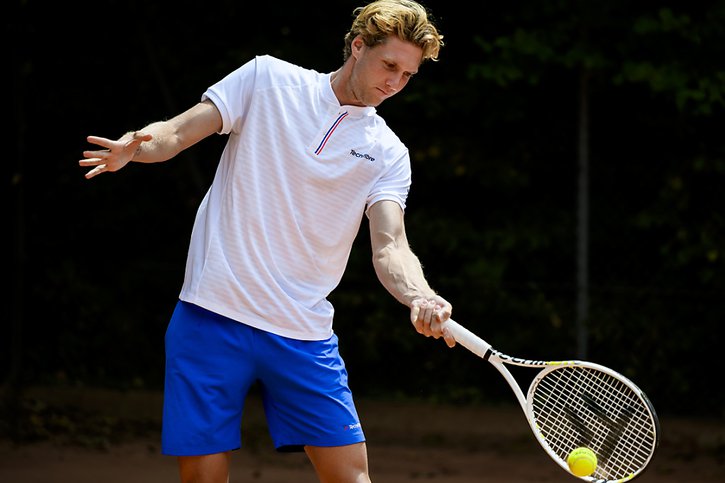 Antoine Bellier est conscient qu'un joueur de tennis peut arriver sur le tard à maturité © KEYSTONE/JEAN-CHRISTOPHE BOTT