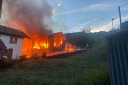 Un incendie ravage trois bâtiments, dont une maison, à Darnona