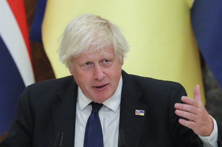 Dans ce documentaire, l'ancien chef du gouvernement britannique Boris Johnson raconte son "très long" et "extraordinaire" appel avec le président russe après sa visite à Kiev au début février 2022 (archives). © KEYSTONE/EPA/SERGEY DOLZHENKO